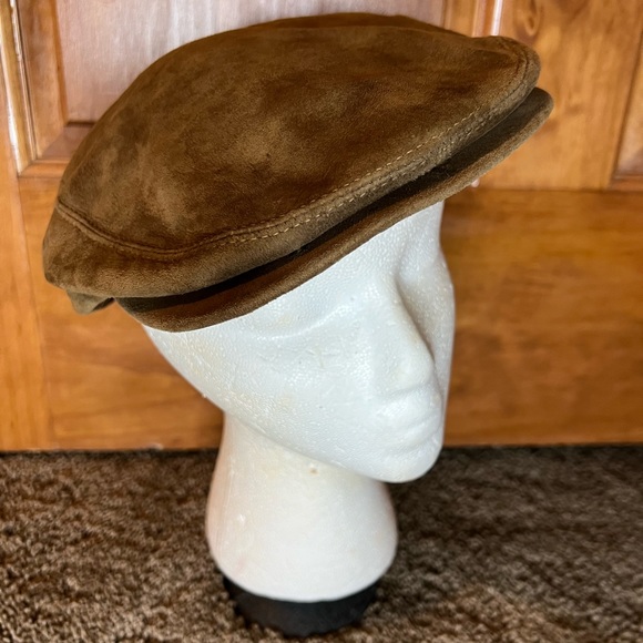 Country Gentleman Other - Trav’ler By Country Gentlemen suede driver Cabbie Cap hat brown 7 5/8 A57